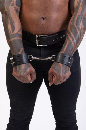 
                  
                    Load image into Gallery viewer, Wrist Restraints| Buckle Restraint | Leather
                  
                